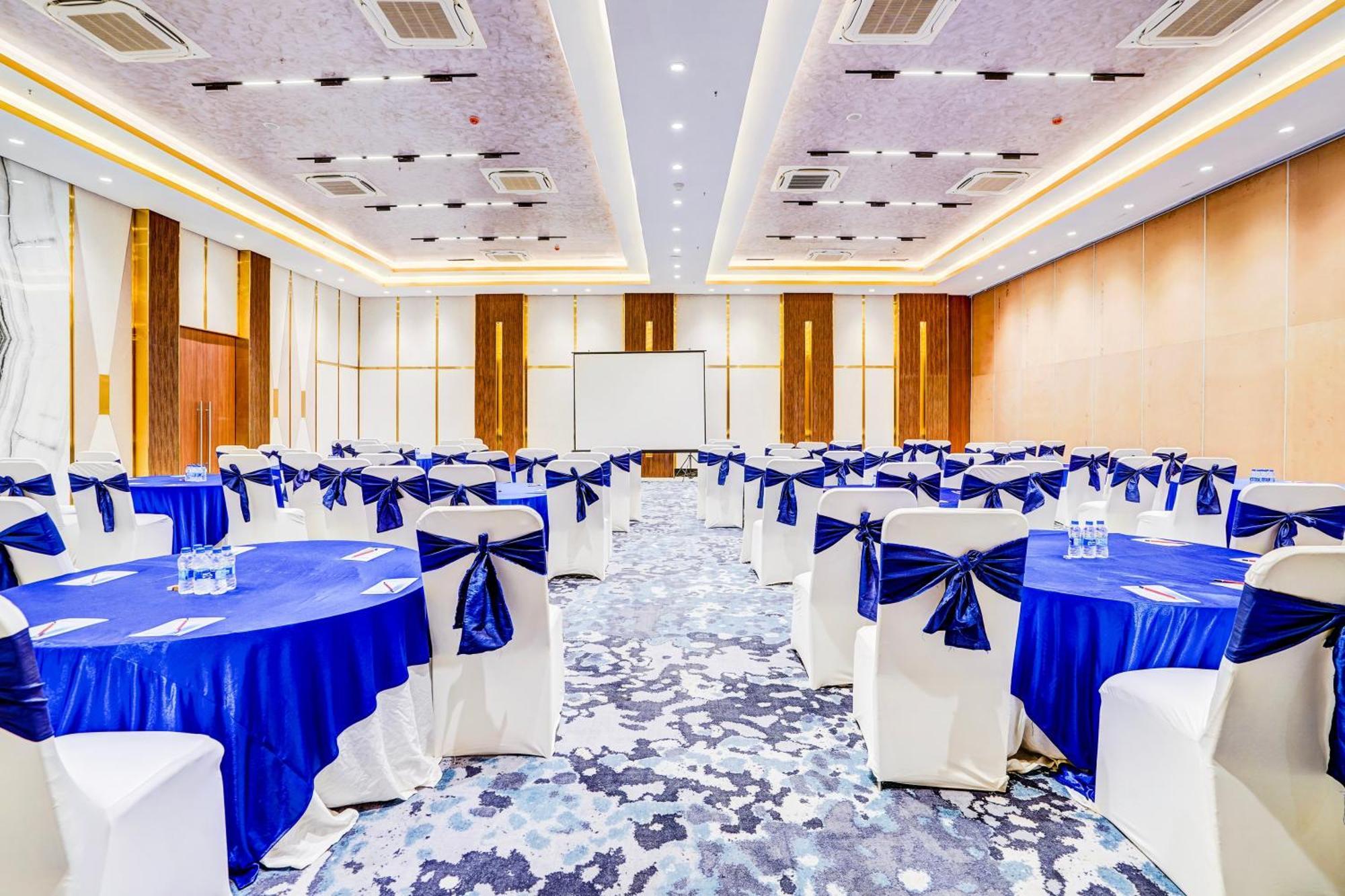 Sunday Hotels And Residences Γκουργκάον Εξωτερικό φωτογραφία
