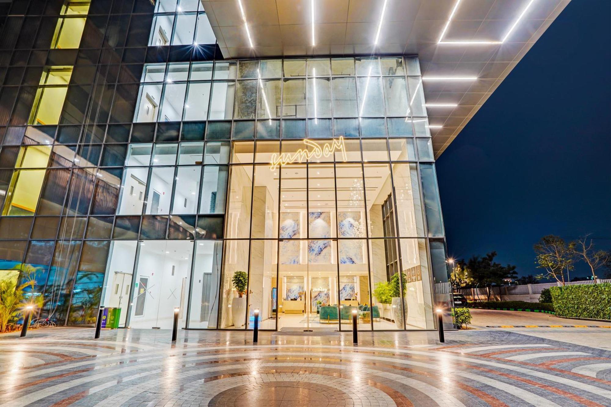 Sunday Hotels And Residences Γκουργκάον Εξωτερικό φωτογραφία