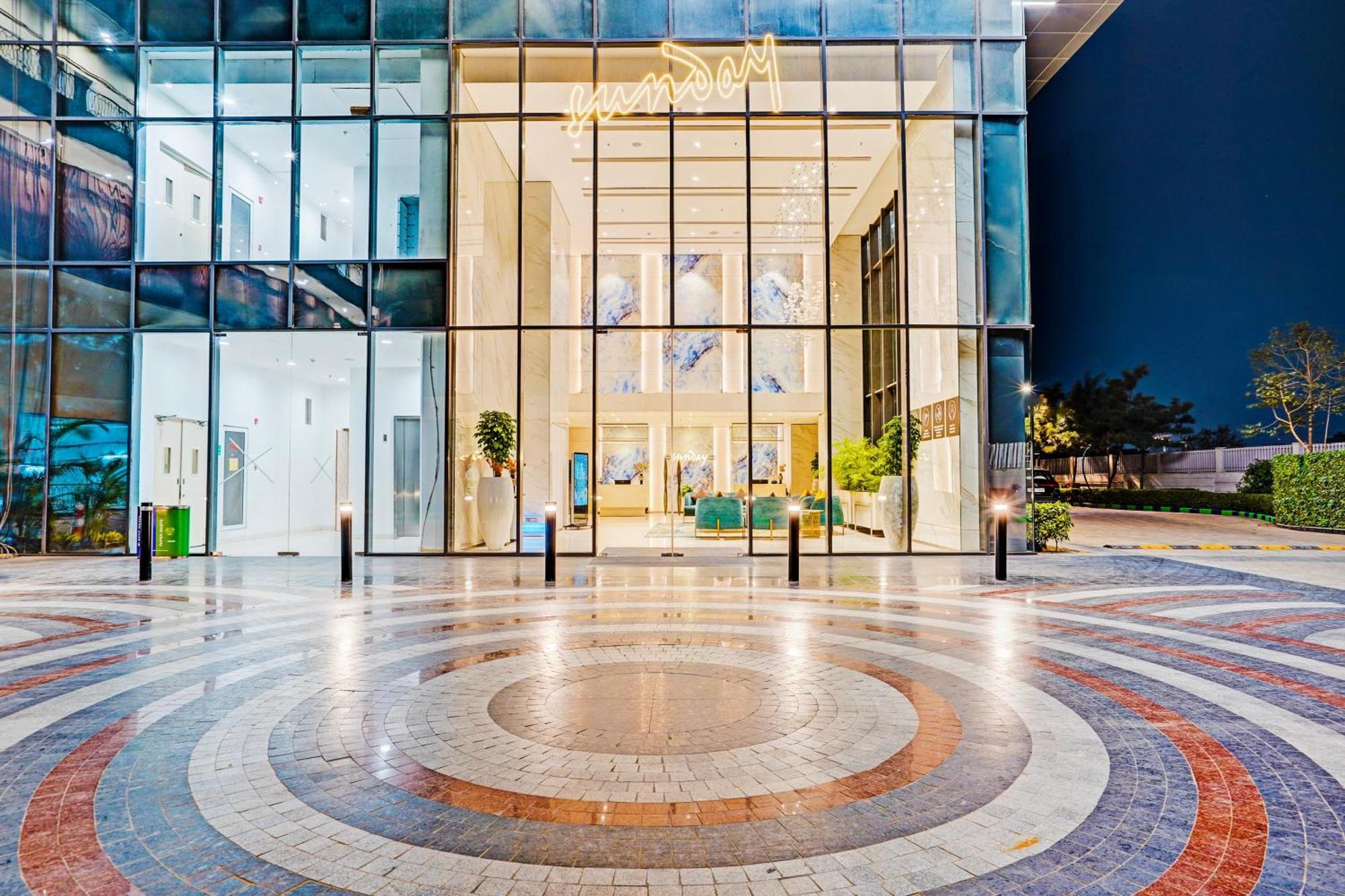 Sunday Hotels And Residences Γκουργκάον Εξωτερικό φωτογραφία