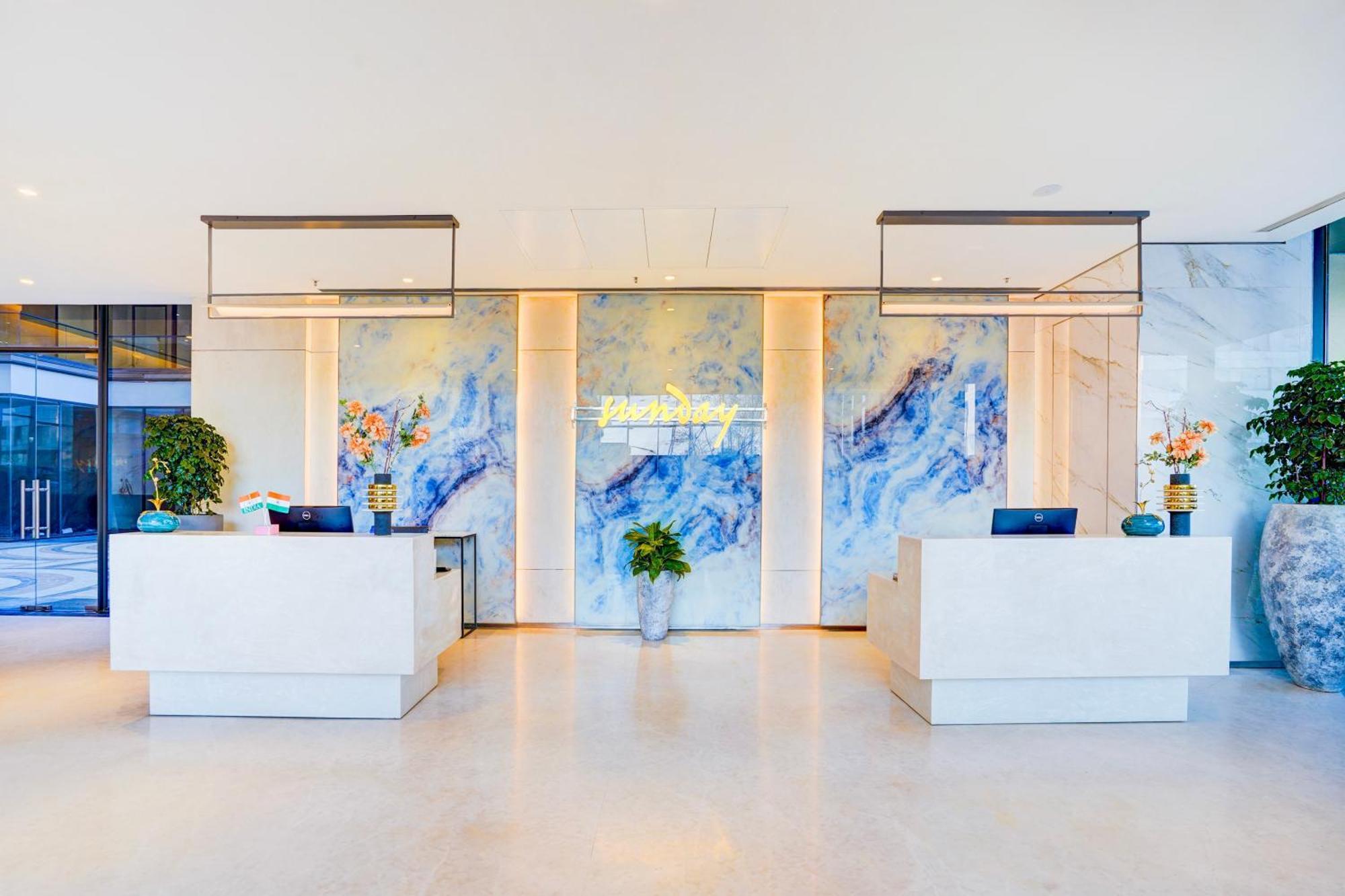 Sunday Hotels And Residences Γκουργκάον Εξωτερικό φωτογραφία