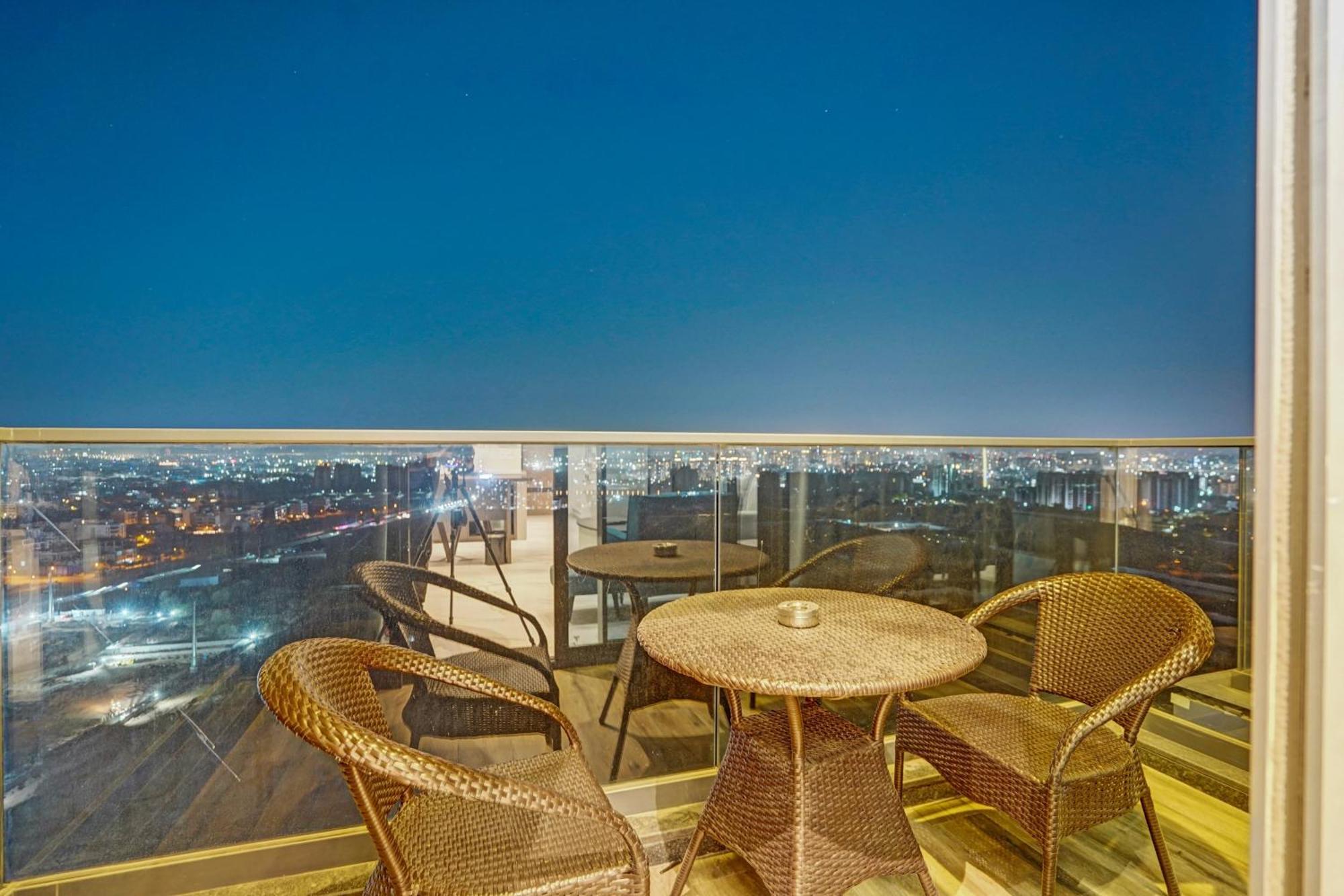 Sunday Hotels And Residences Γκουργκάον Εξωτερικό φωτογραφία