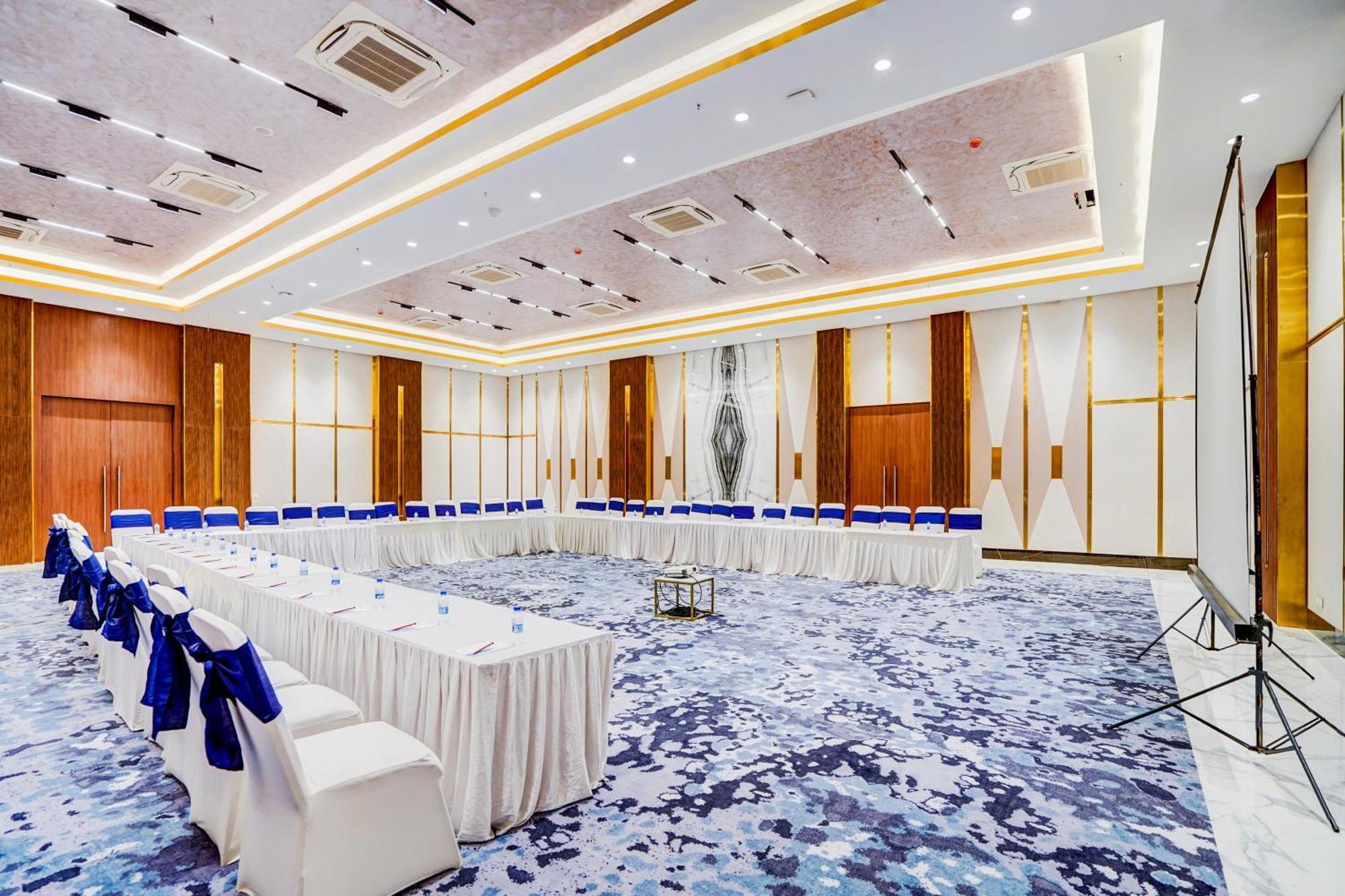 Sunday Hotels And Residences Γκουργκάον Εξωτερικό φωτογραφία