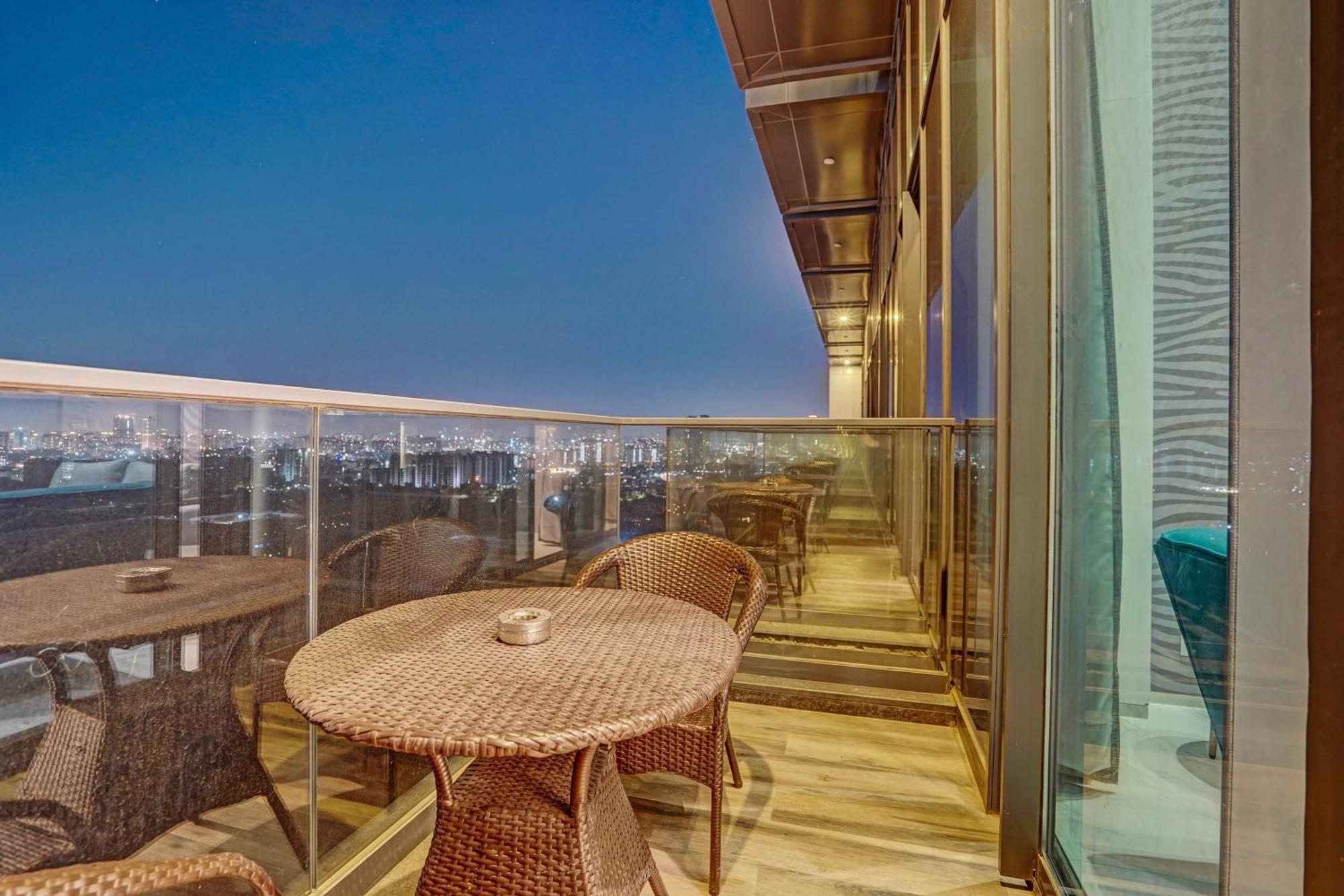 Sunday Hotels And Residences Γκουργκάον Εξωτερικό φωτογραφία