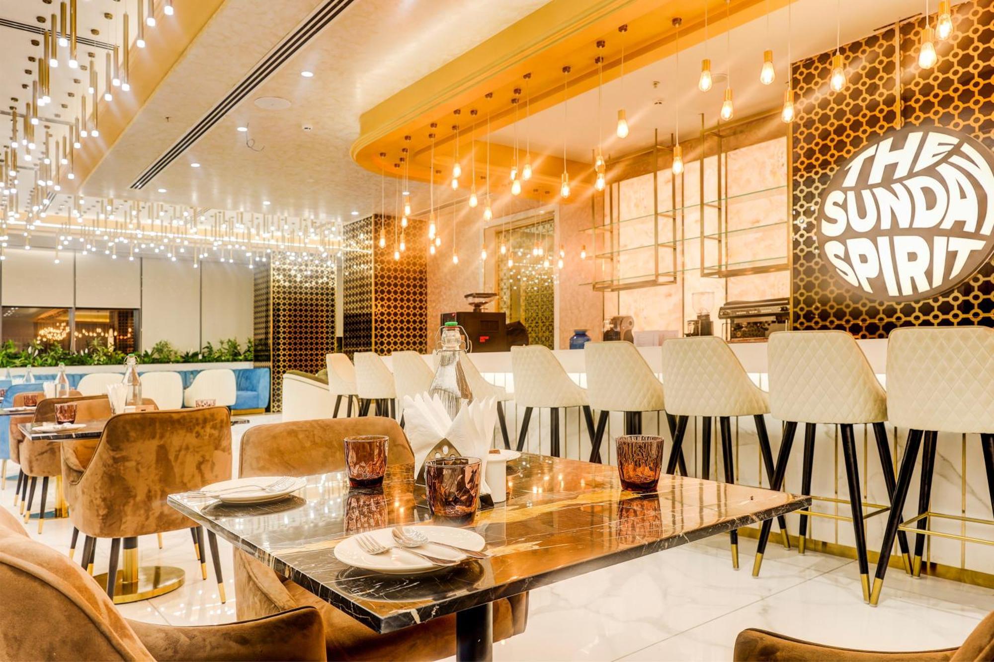 Sunday Hotels And Residences Γκουργκάον Εξωτερικό φωτογραφία