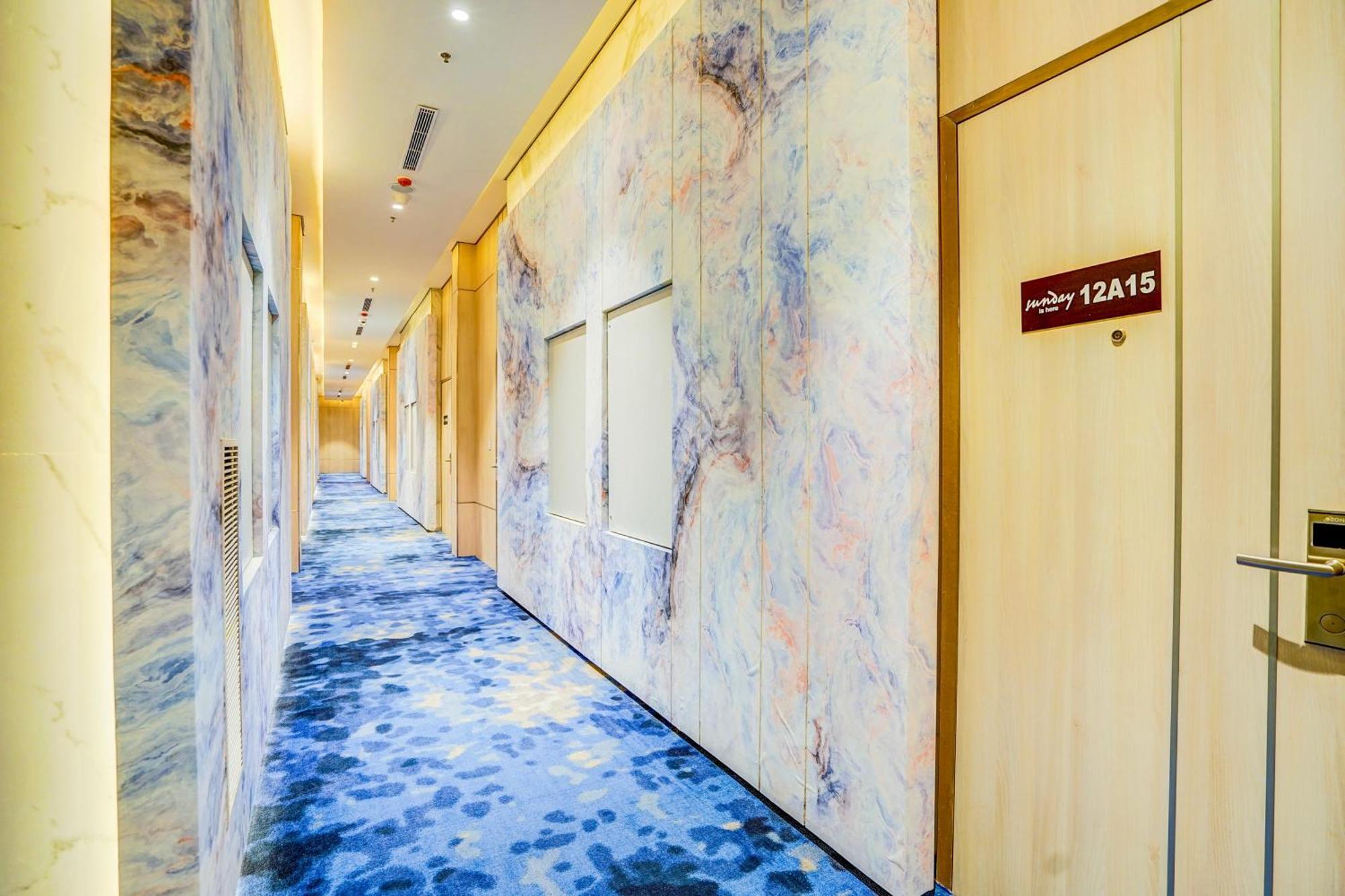 Sunday Hotels And Residences Γκουργκάον Εξωτερικό φωτογραφία