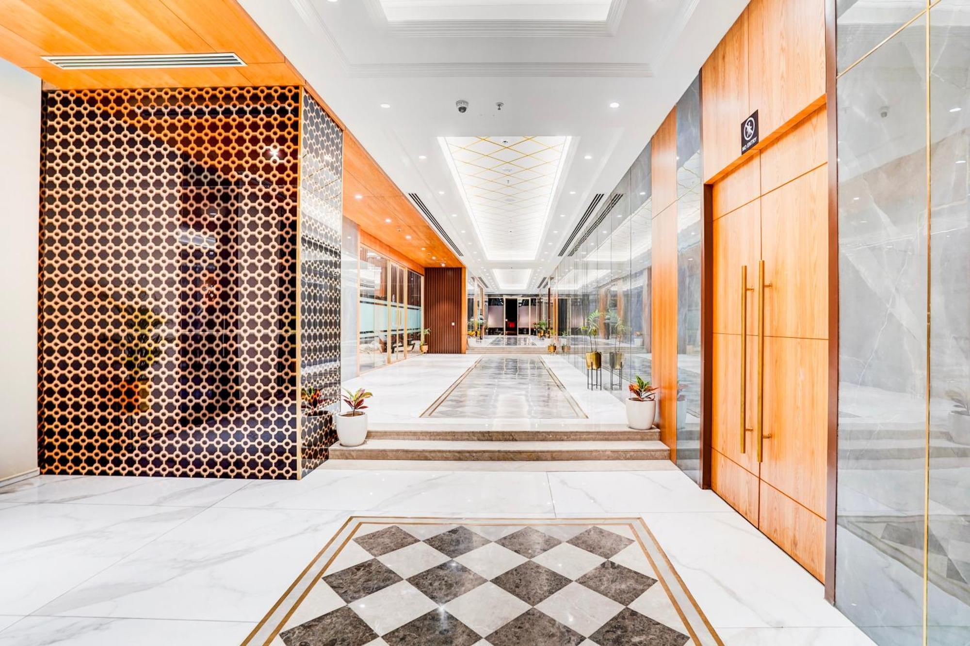 Sunday Hotels And Residences Γκουργκάον Εξωτερικό φωτογραφία